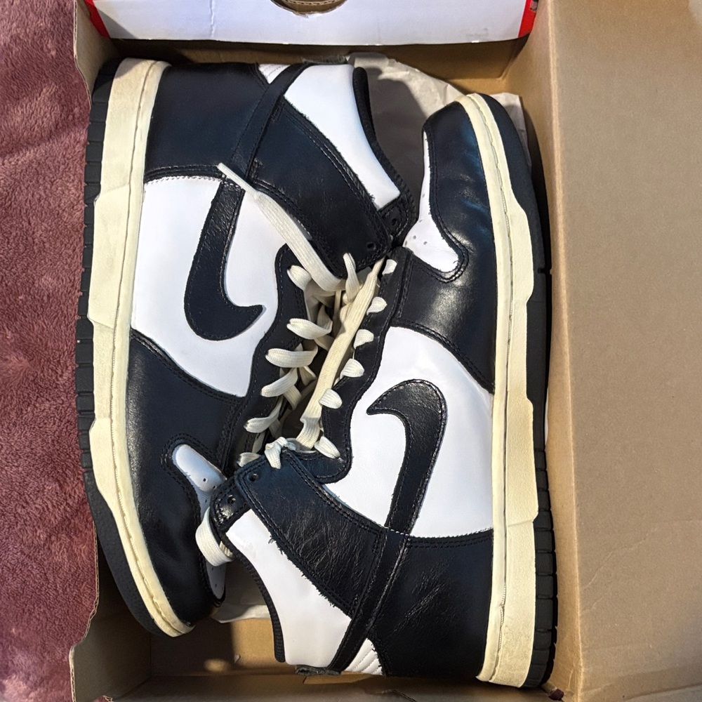 Nike womens Black and White Sneakers